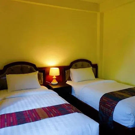 Punyin Hotel Inthanon -ปั้นหยิ่น โฮเทล Chom Thong Bagian luar foto